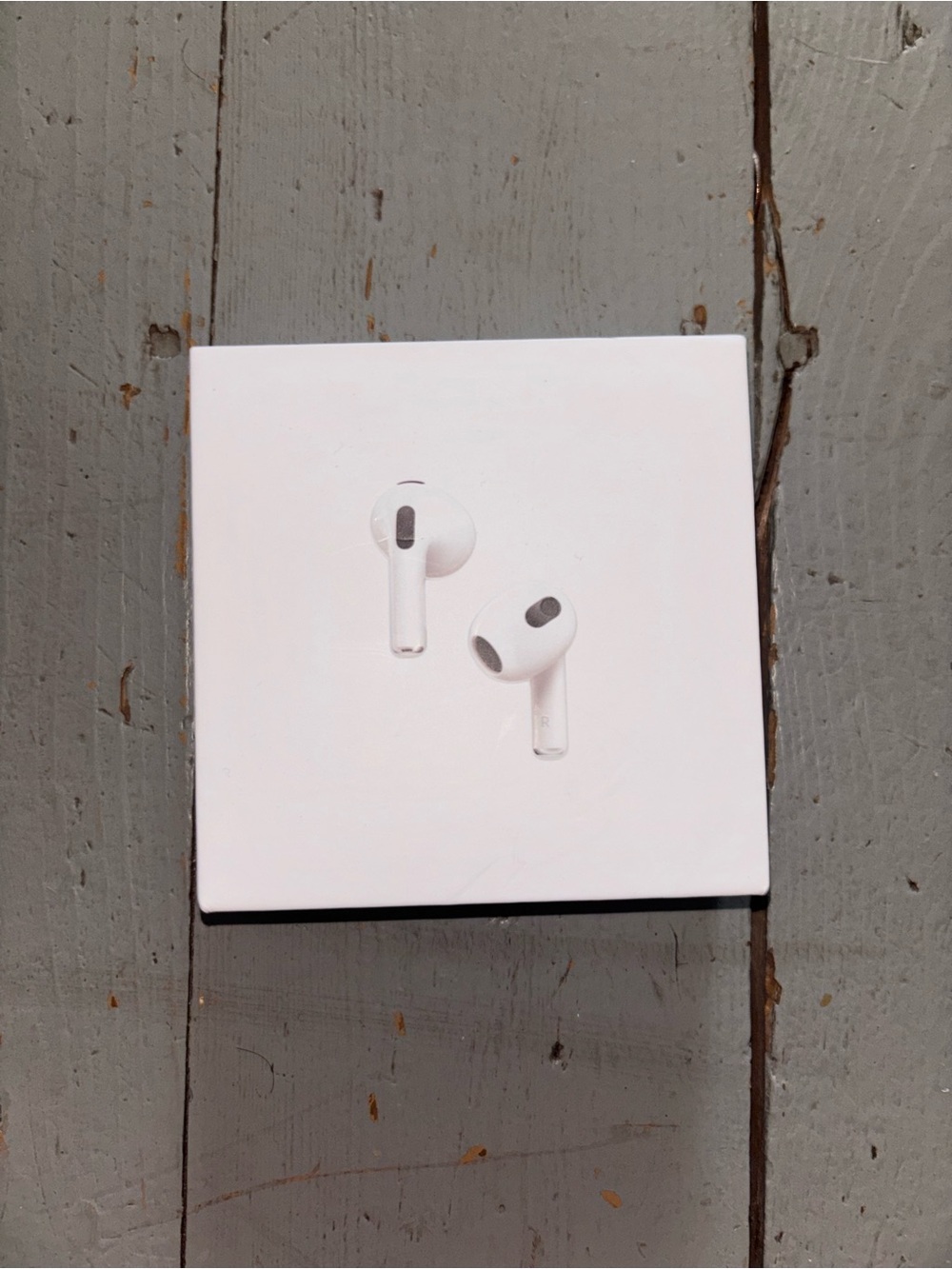 Wireless Earbuds Box - White Earbud Illustration (AirPods)